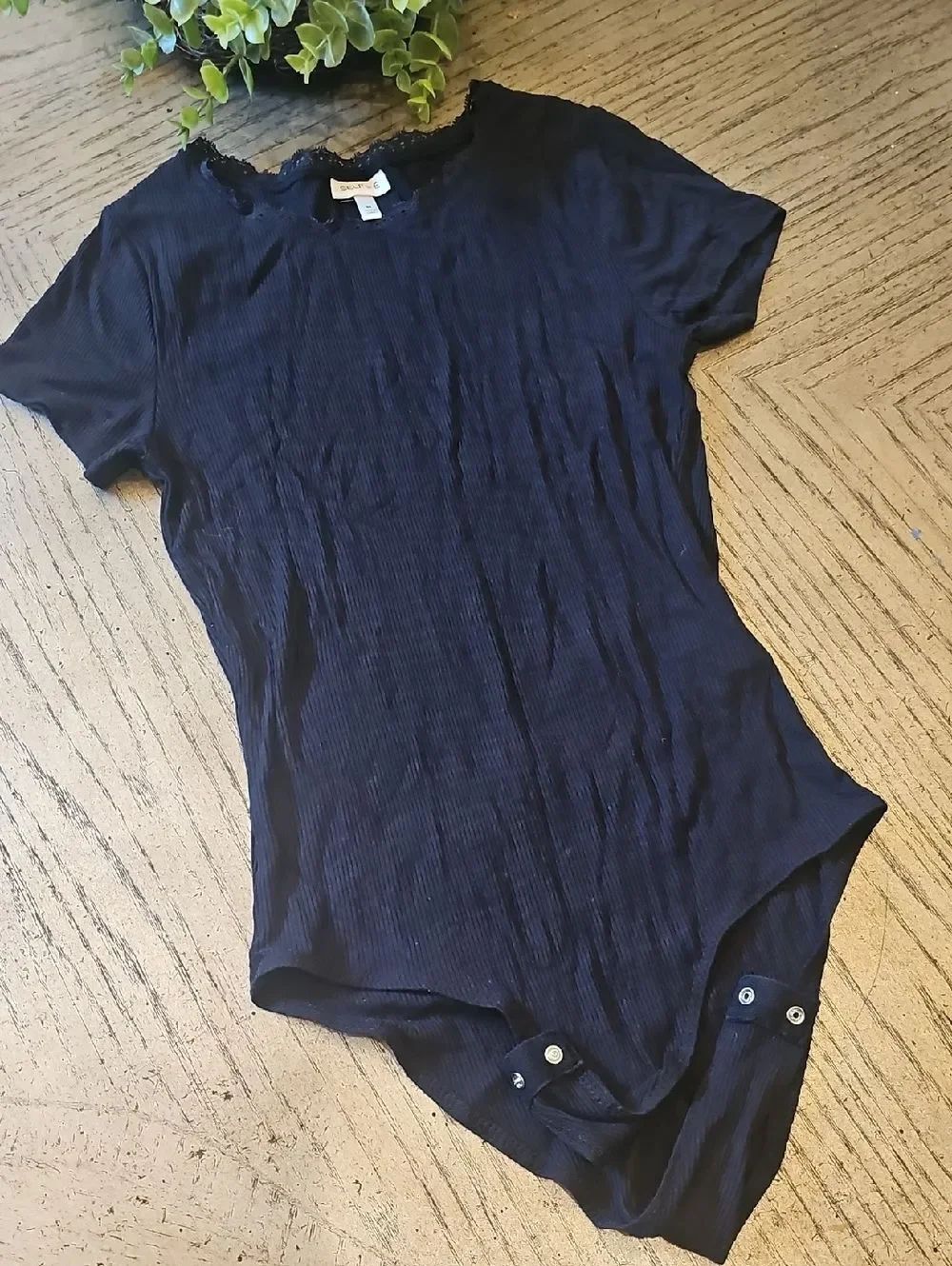 Black Ribbed Short-Sleeve Bodysuit Tee Size M